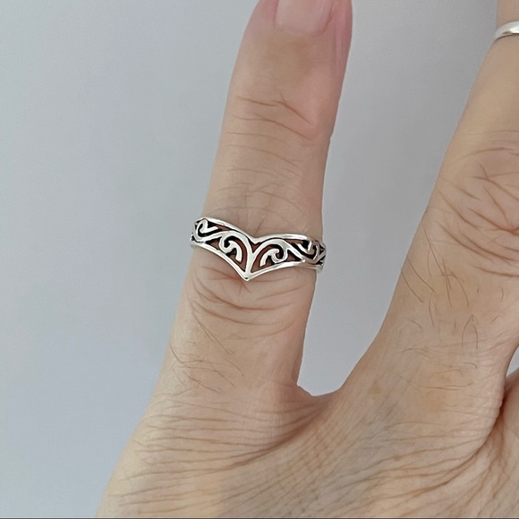 Sterling Silver V Shape Filigree Toe Ring, Silver Rings, Chevron Ring, Swirls - Picture 6 of 14